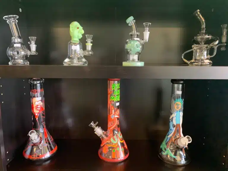 Read more about the article Can You Buy Bongs in the UK? A Guide to UK Bong Laws